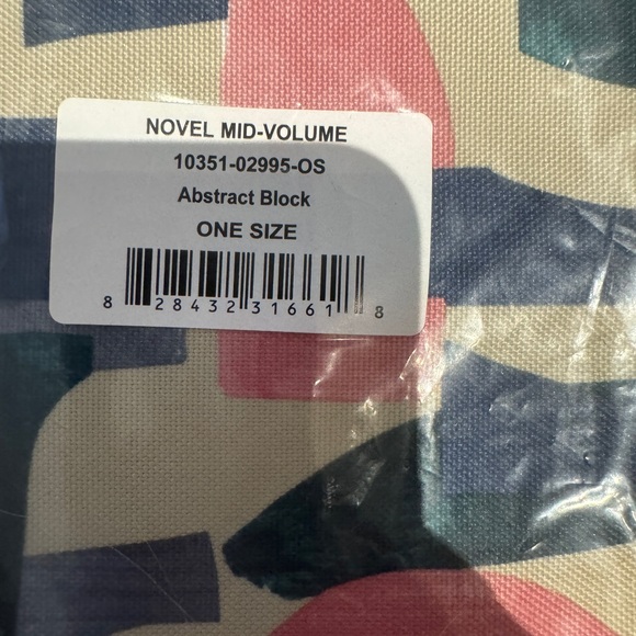 COPY - NWT Herschel matching travel set - Picture 8 of 9